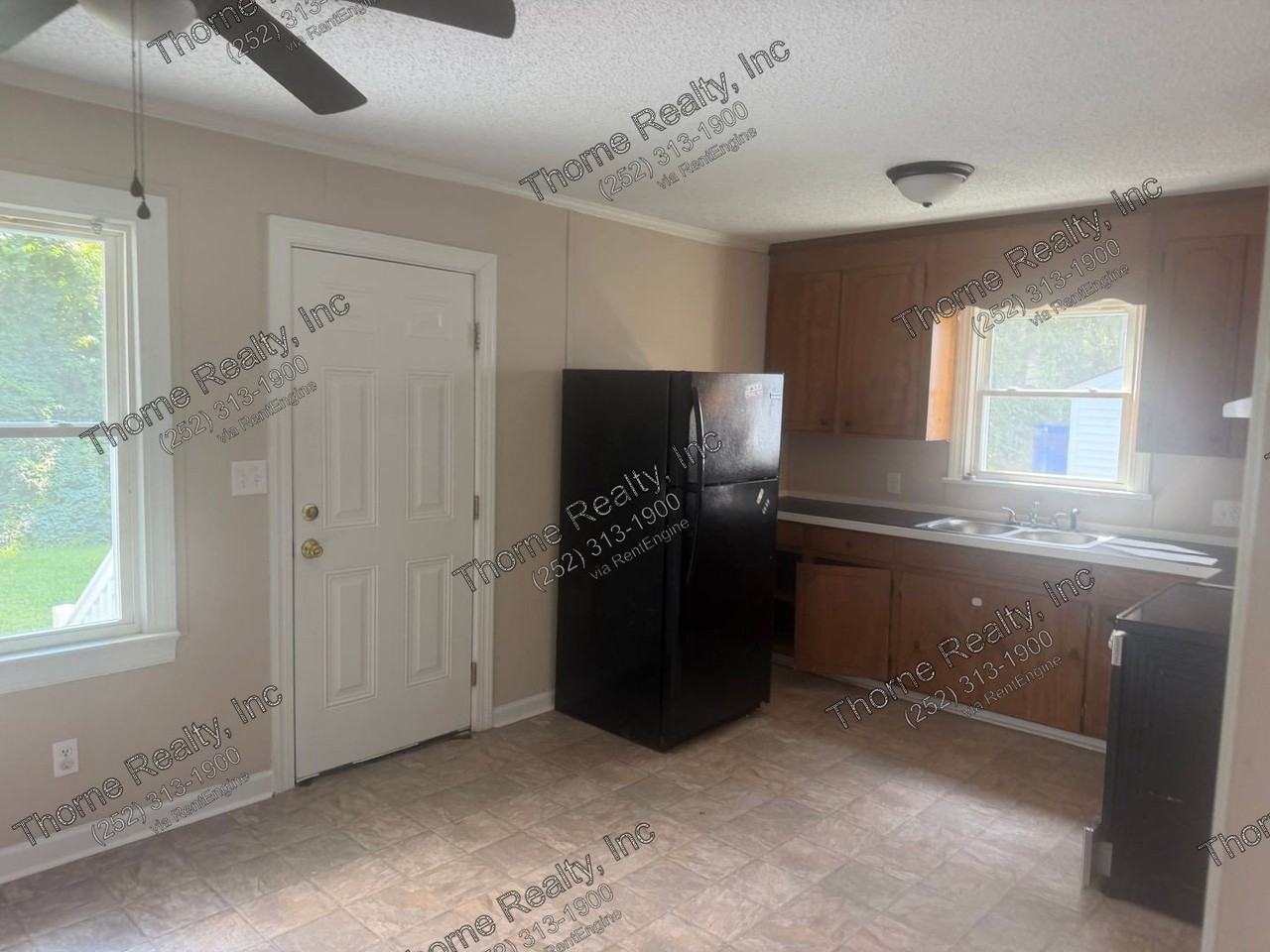 1024 Burt St - Photo 6 of 7