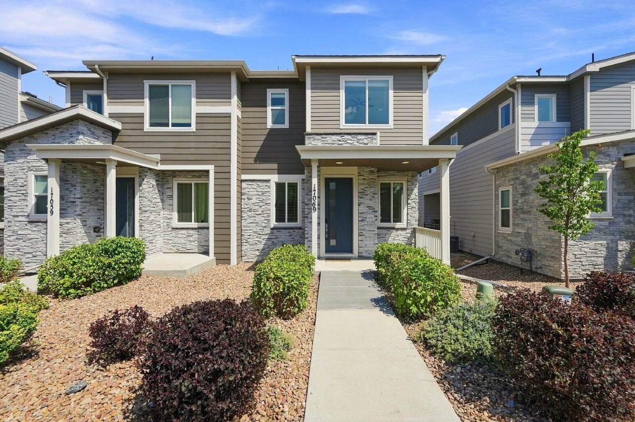 17069 E Exposition Dr - Photo 2 of 32