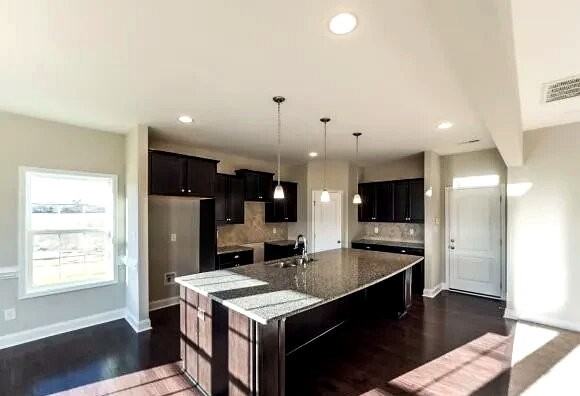 113 Tellmont St - Photo 3 of 28
