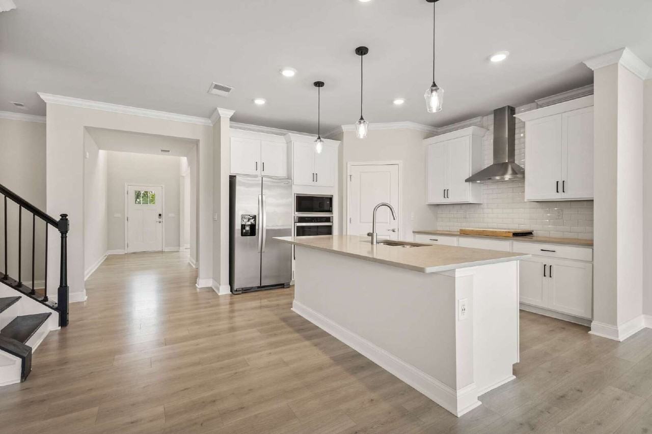 113 Royal Blackheath - Photo 2 of 16