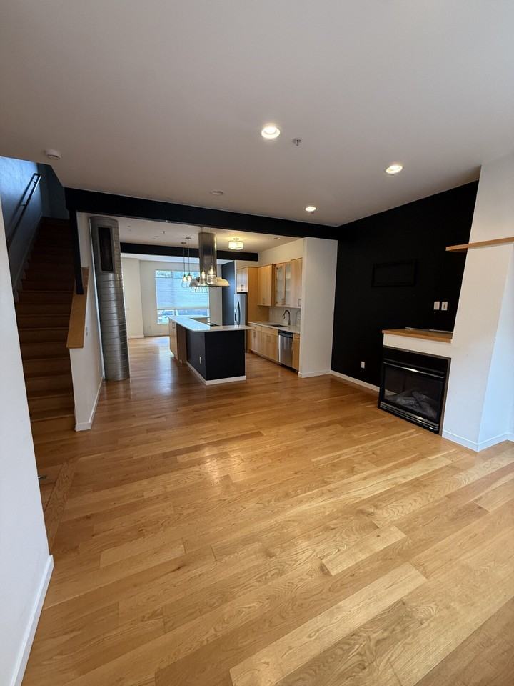 2606 17th St - Photo 4 of 22