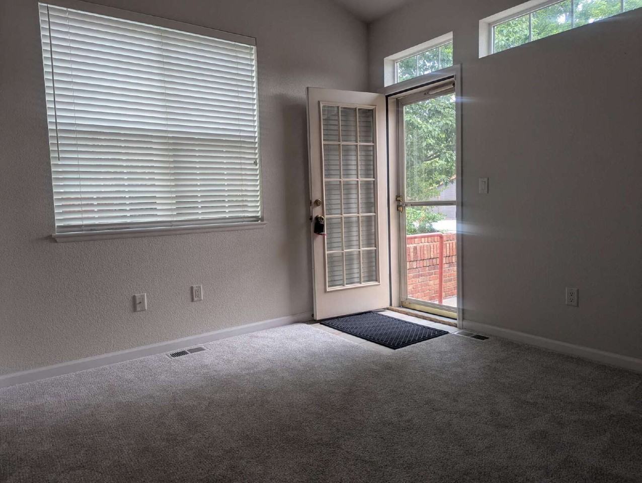 1333 Charles Dr #20 - Photo 4 of 17