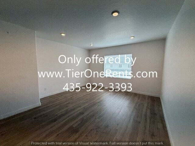958 E Drifter Ln - Photo 2 of 22