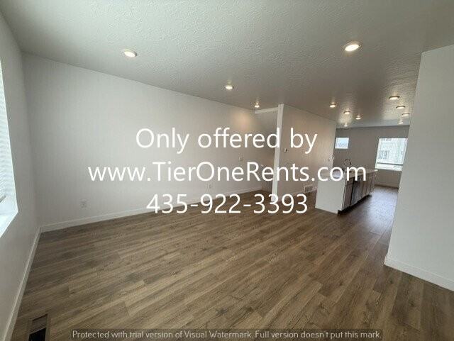 958 E Drifter Ln - Photo 3 of 22