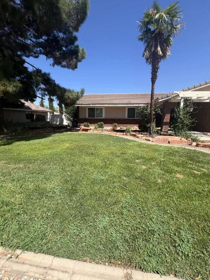 865 Larkspur Rd - Photo 2 of 28