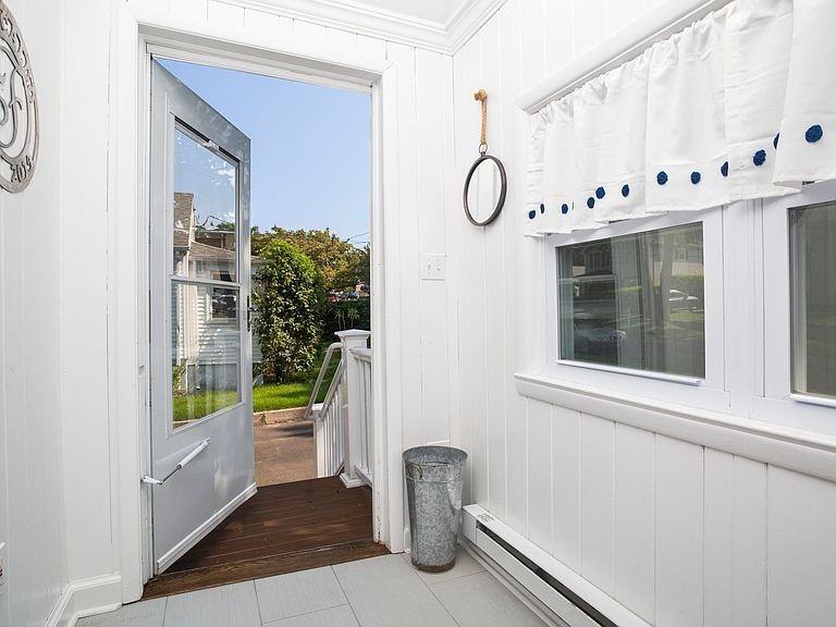 18 Spezzano Dr - Photo 2 of 23