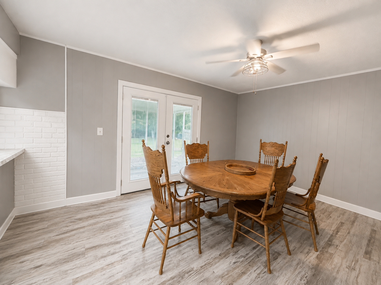 439 Saturn Ln W - Photo 7 of 15