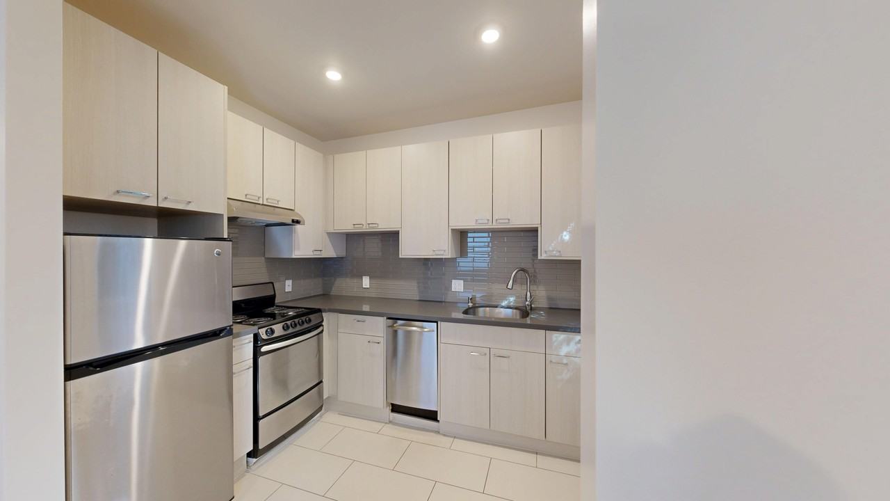 655 Stockton Street - Photo 7 of 37