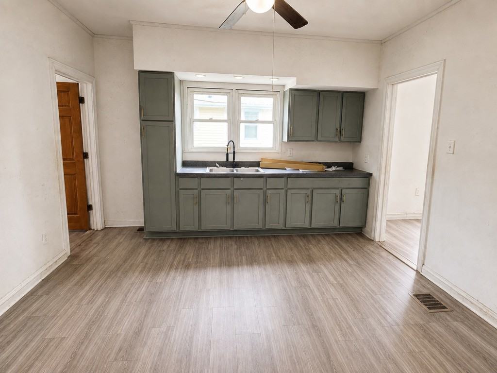 127 Kentucky Ave - Photo 3 of 8