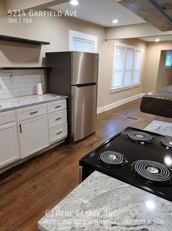 5214 Garfield Ave - Photo 4 of 7