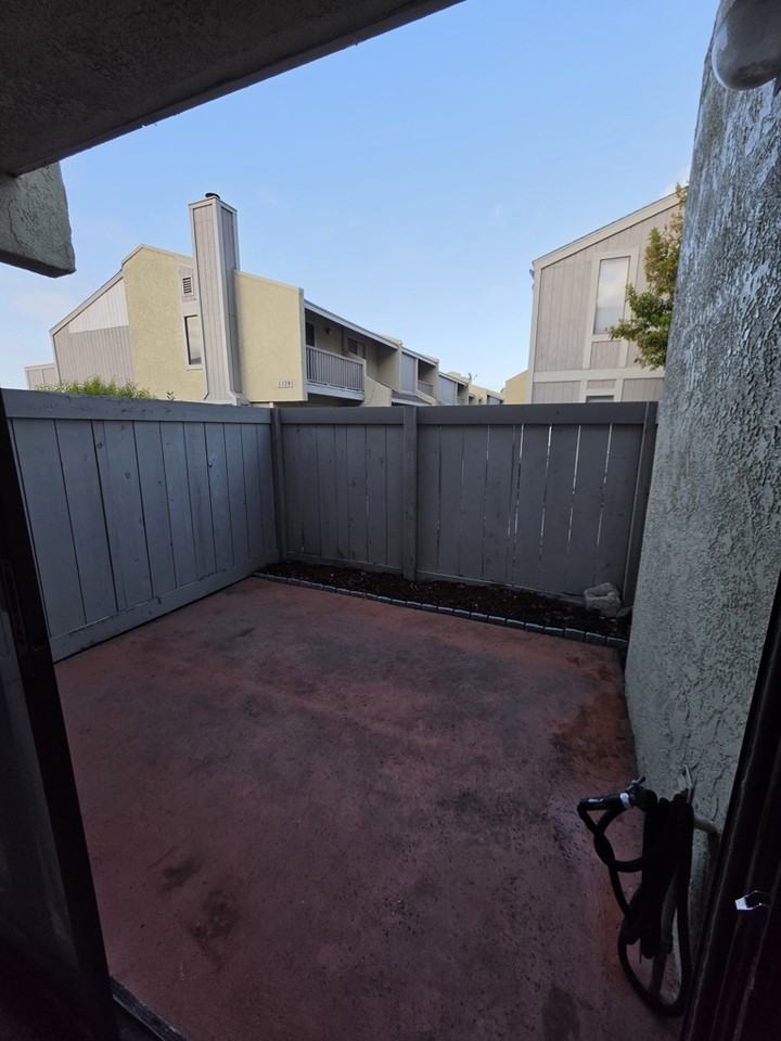 1113 W Cypress Ave - Photo 3 of 16