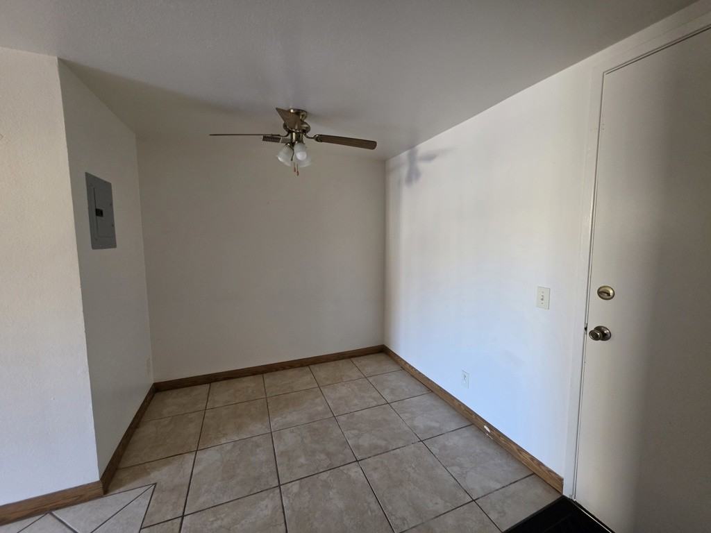 1113 W Cypress Ave - Photo 6 of 16