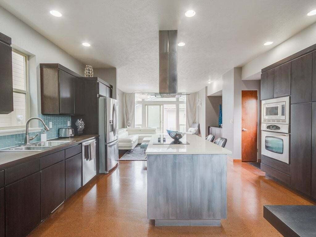 1705 S Vermont Ave - Photo 6 of 24