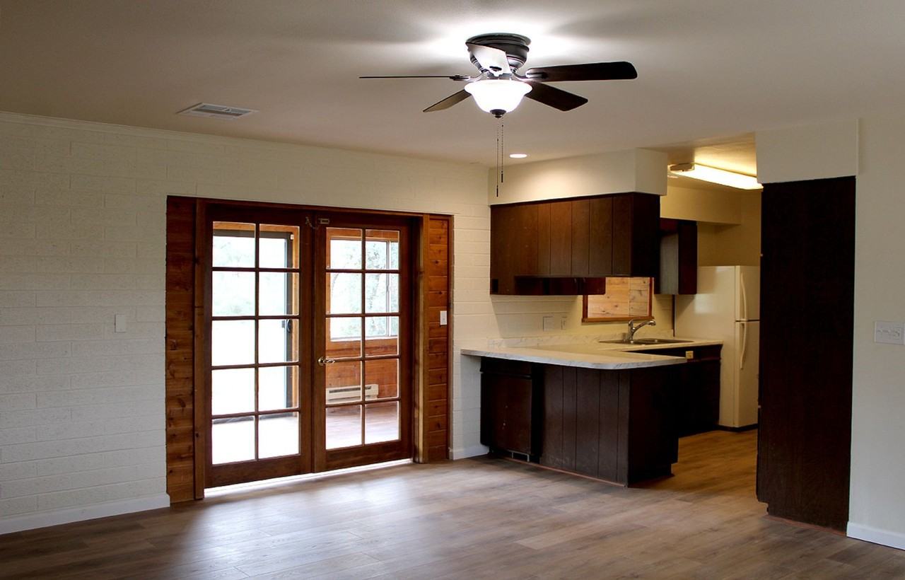 903 Green Ln - Photo 6 of 39