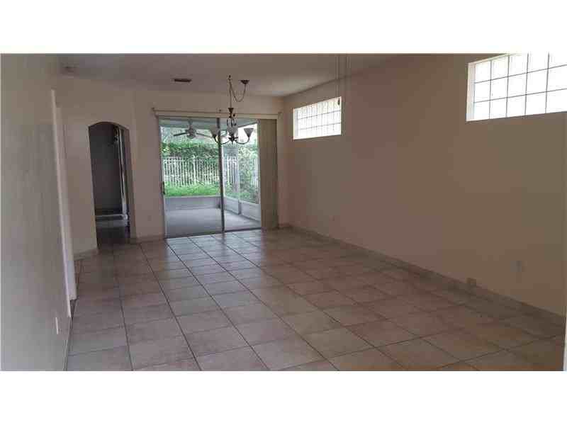 4055 Tree Top Rd - Photo 2 of 8