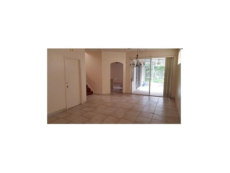 4055 Tree Top Rd - Photo 3 of 8