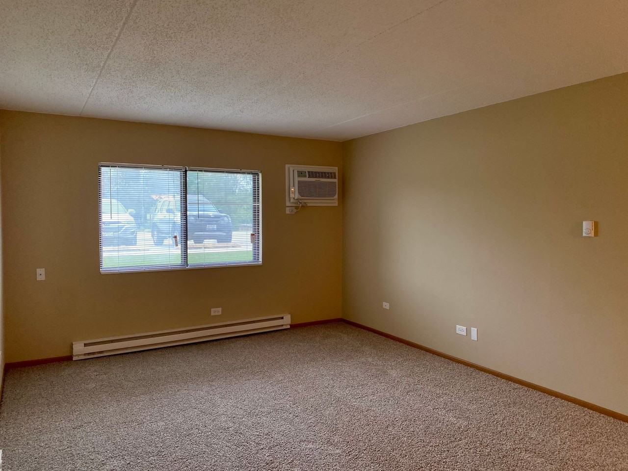410 Schiller Street - Photo 6 of 28