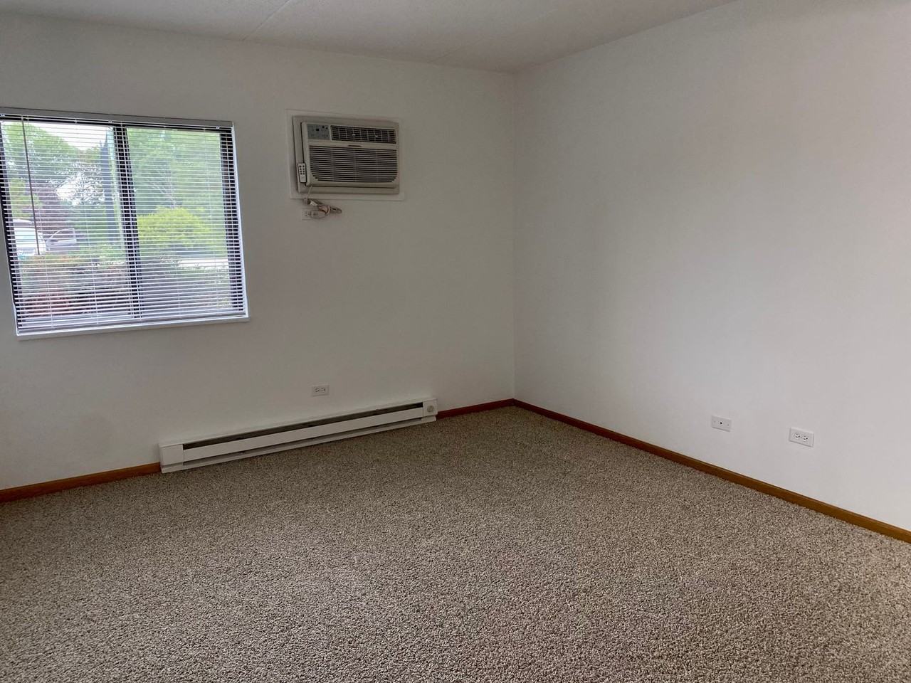 410 Schiller Street - Photo 7 of 28
