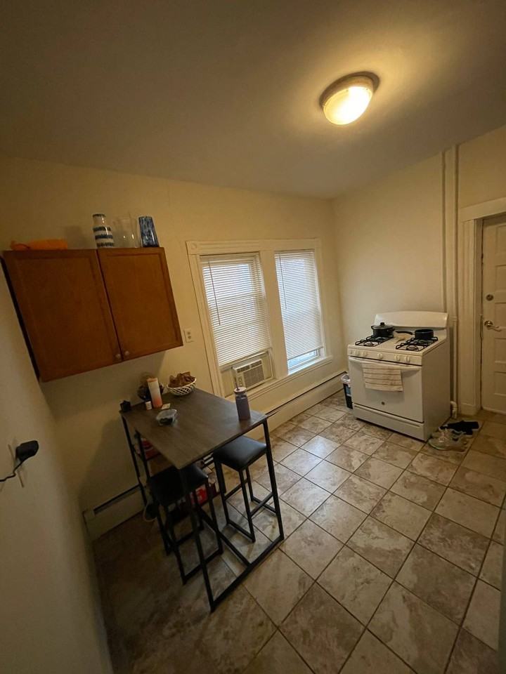 86 Prentiss St #1 - Photo 5 of 9