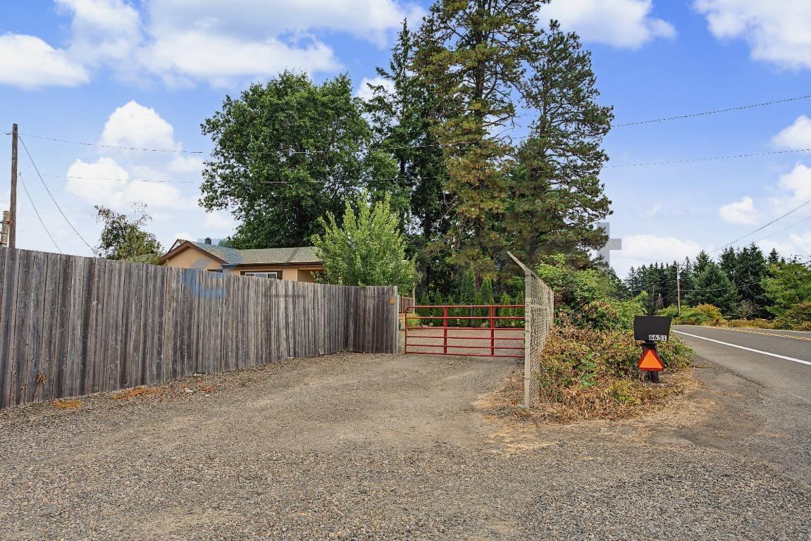 6655 S Arndt Rd - Photo 4 of 13