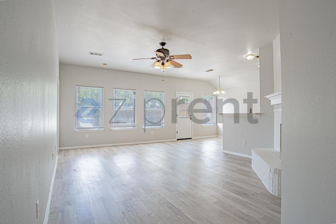 412 Pin Oak Ln - Photo 5 of 20