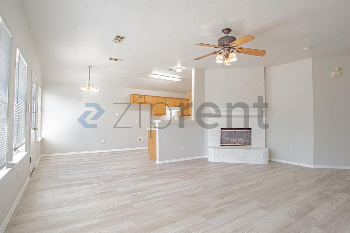 412 Pin Oak Ln - Photo 6 of 20