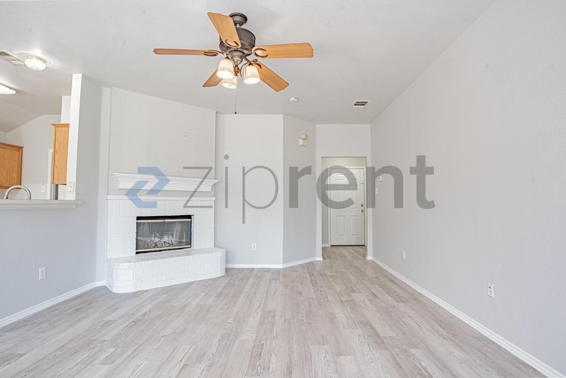 412 Pin Oak Ln - Photo 7 of 20