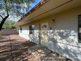 featured image of 1231 W Delaware St #2
