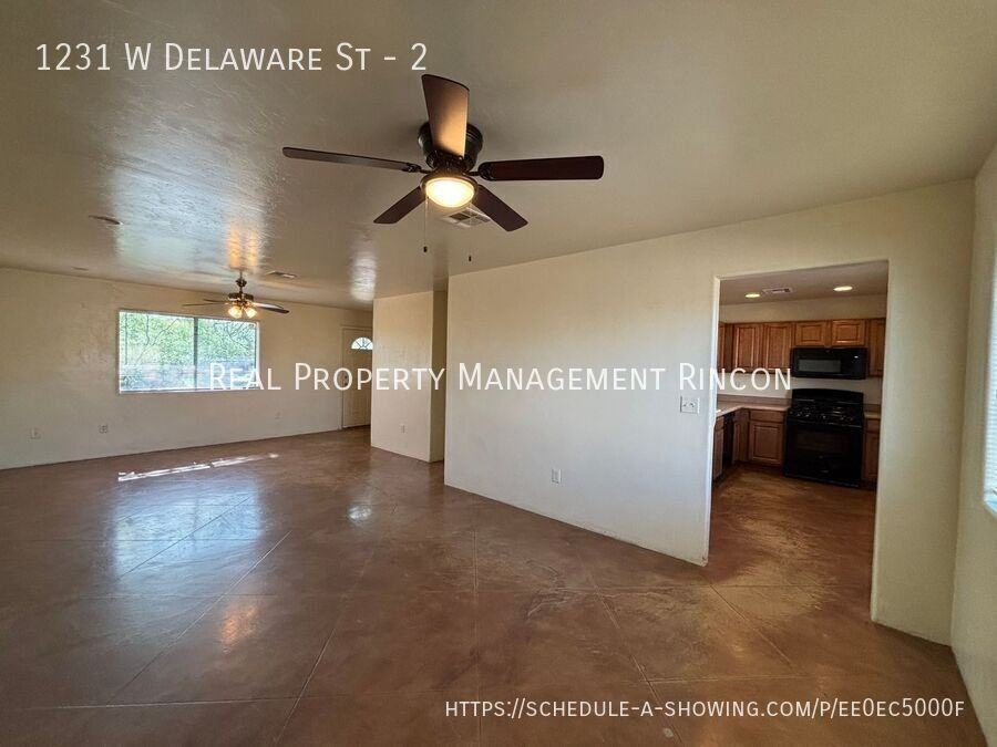 1231 W Delaware St #2 - Photo 4 of 23