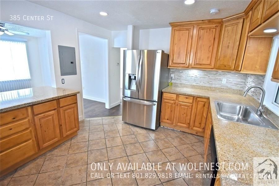 385 Center St - Photo 2 of 29