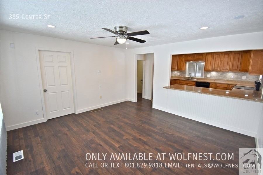 385 Center St - Photo 3 of 29