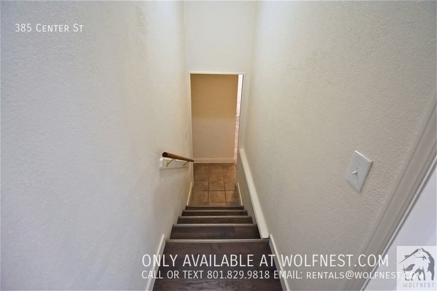 385 Center St - Photo 7 of 29