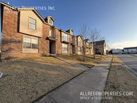 1716 N Chestnut Ave - Photo 1 of 1