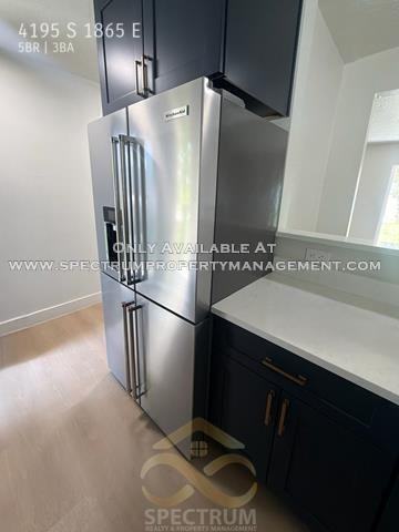4195 S 1865 E - Photo 5 of 38