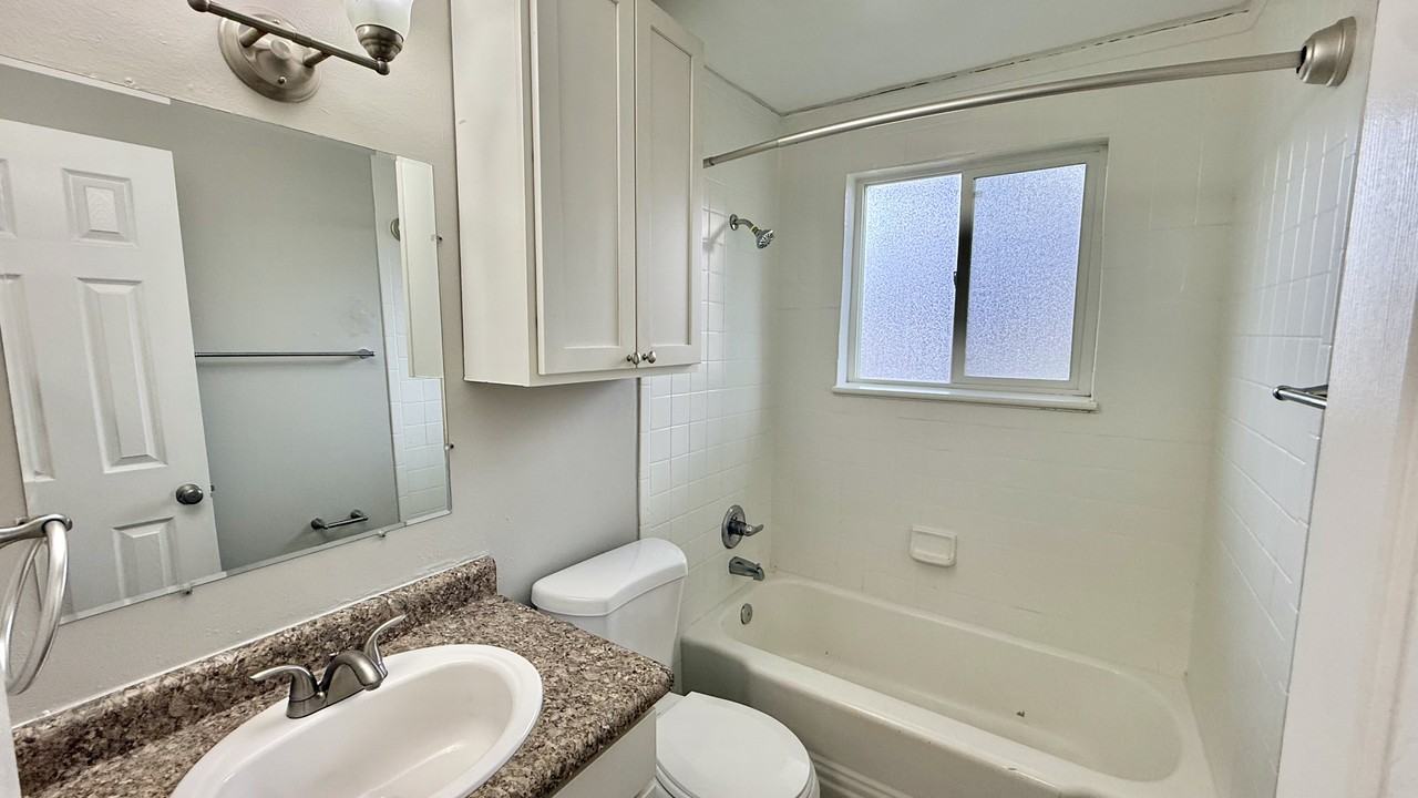 1960 Upham St #5 - Photo 4 of 8