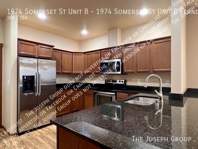 1974 Somerset St Unit B - Photo 3 of 22