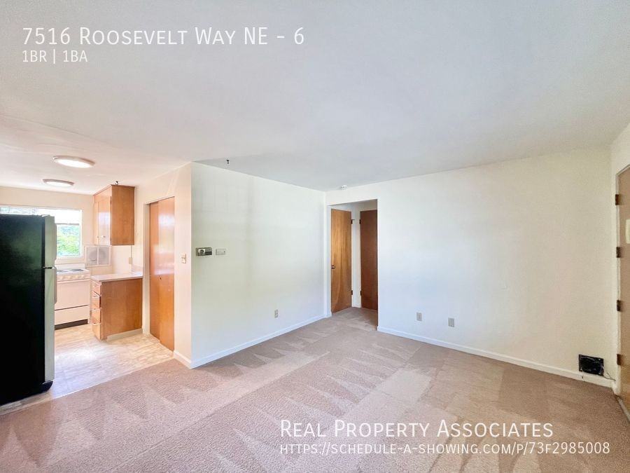 7516 Roosevelt Way Ne #6 - Photo 3 of 15
