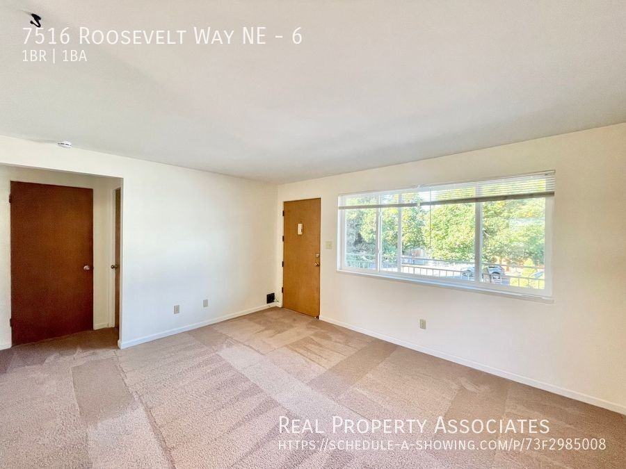 7516 Roosevelt Way Ne #6 - Photo 4 of 15