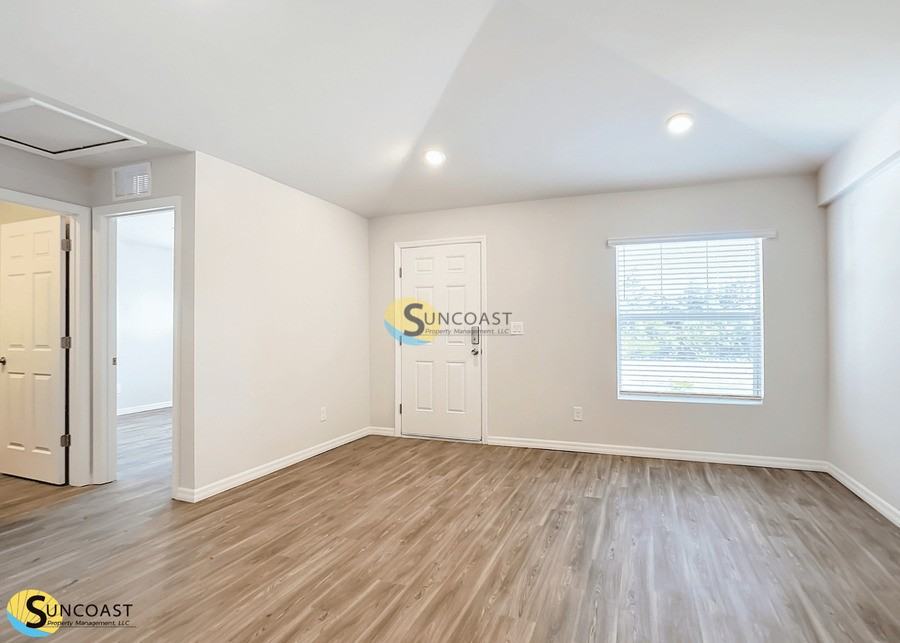 27078 Adams St - Photo 3 of 23