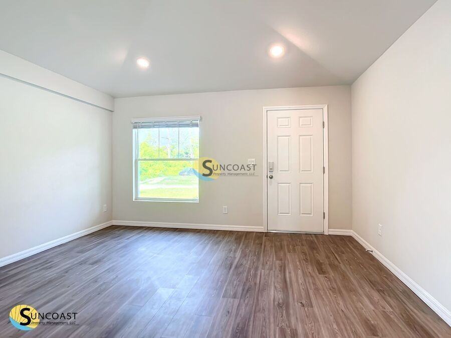 290 Longley Dr - Photo 2 of 17