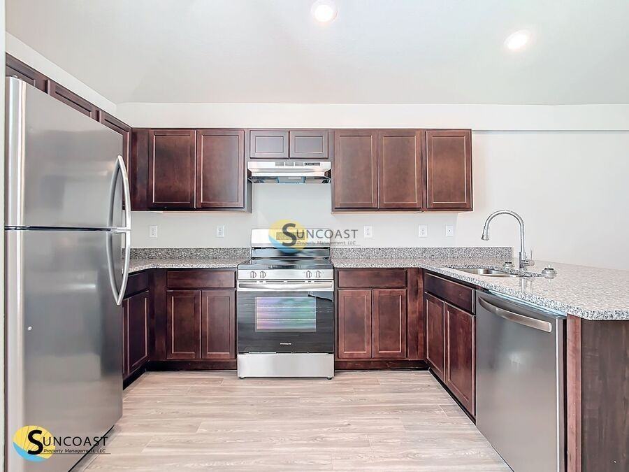 290 Longley Dr - Photo 5 of 17