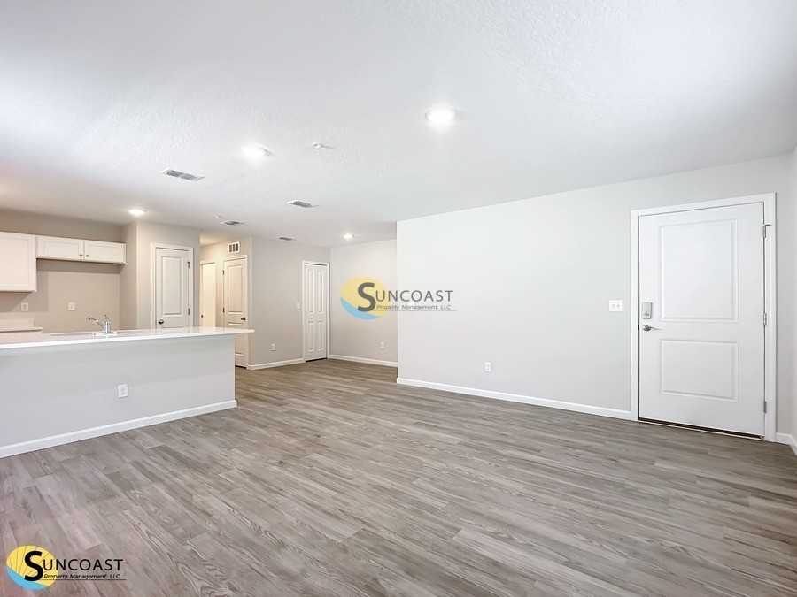 6499 Breezy Oaks Way #102 - Photo 5 of 33