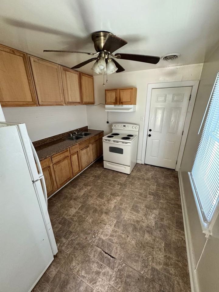 1106 Althea Pkwy - Photo 4 of 15