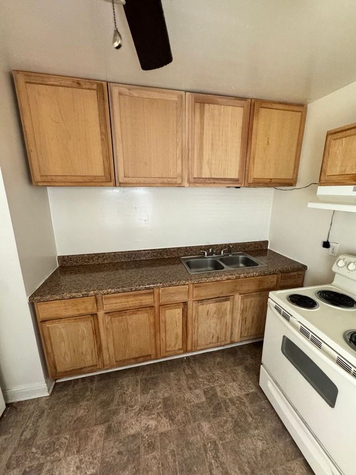 1106 Althea Pkwy - Photo 5 of 15