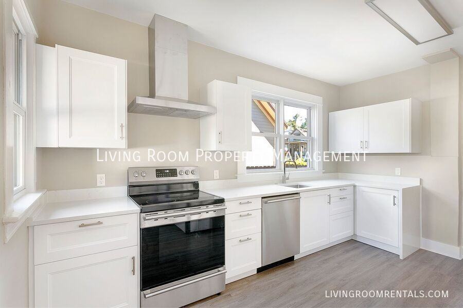4137 Ne 8th Ave - Photo 6 of 15