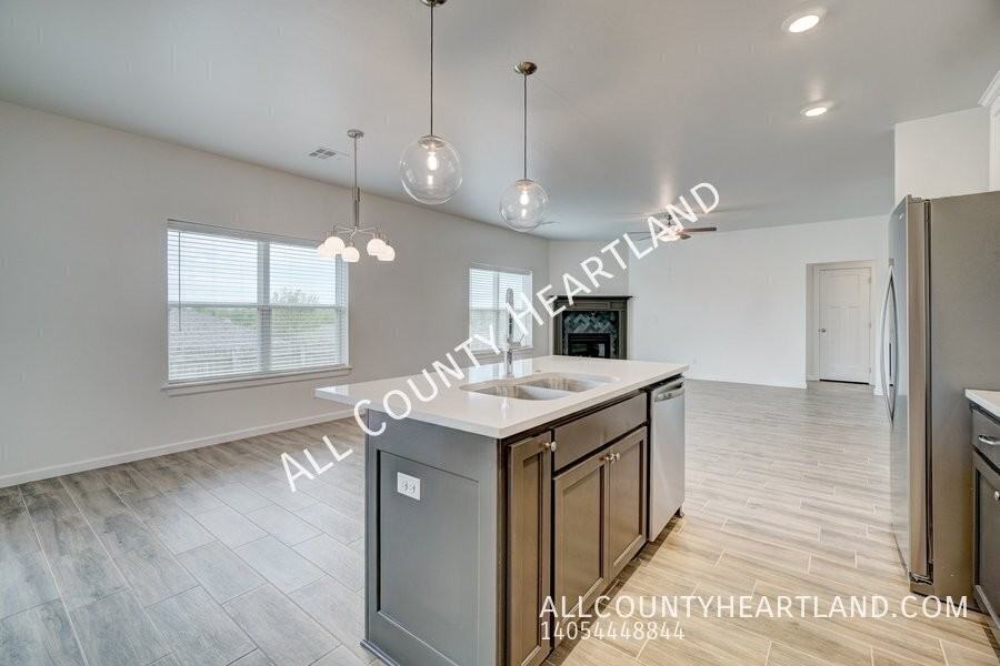 528 Nw 175th St - Photo 6 of 18