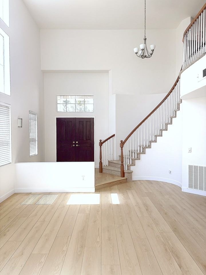 2906 Avenida Valera - Photo 2 of 9