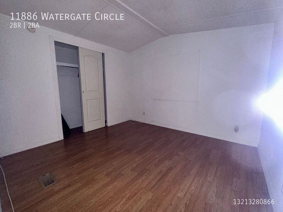 11886 Watergate Cir - Photo 5 of 22