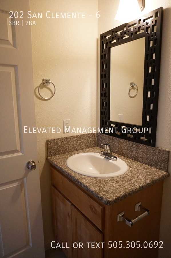 202 San Clemente Ave Nw #6 - Photo 4 of 15