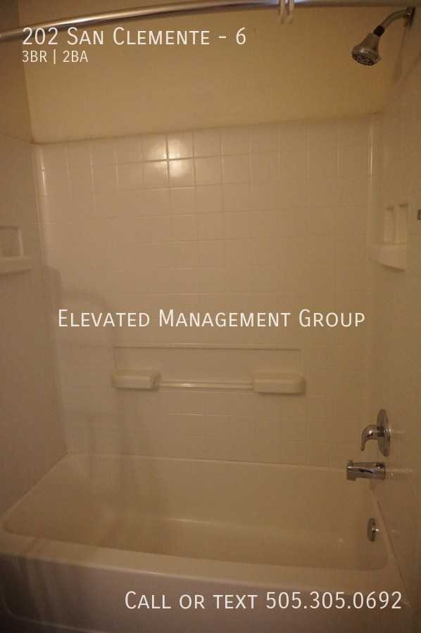 202 San Clemente Ave Nw #6 - Photo 5 of 15